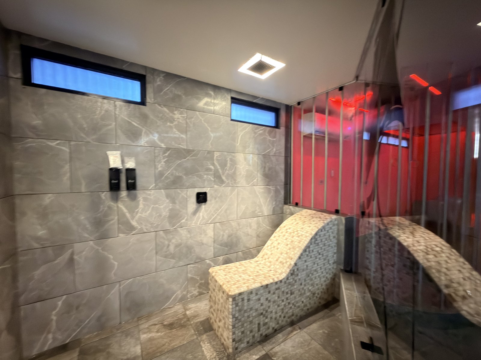 Área de vapor de la habitación con alberca, Red Garden Hotel CDMX