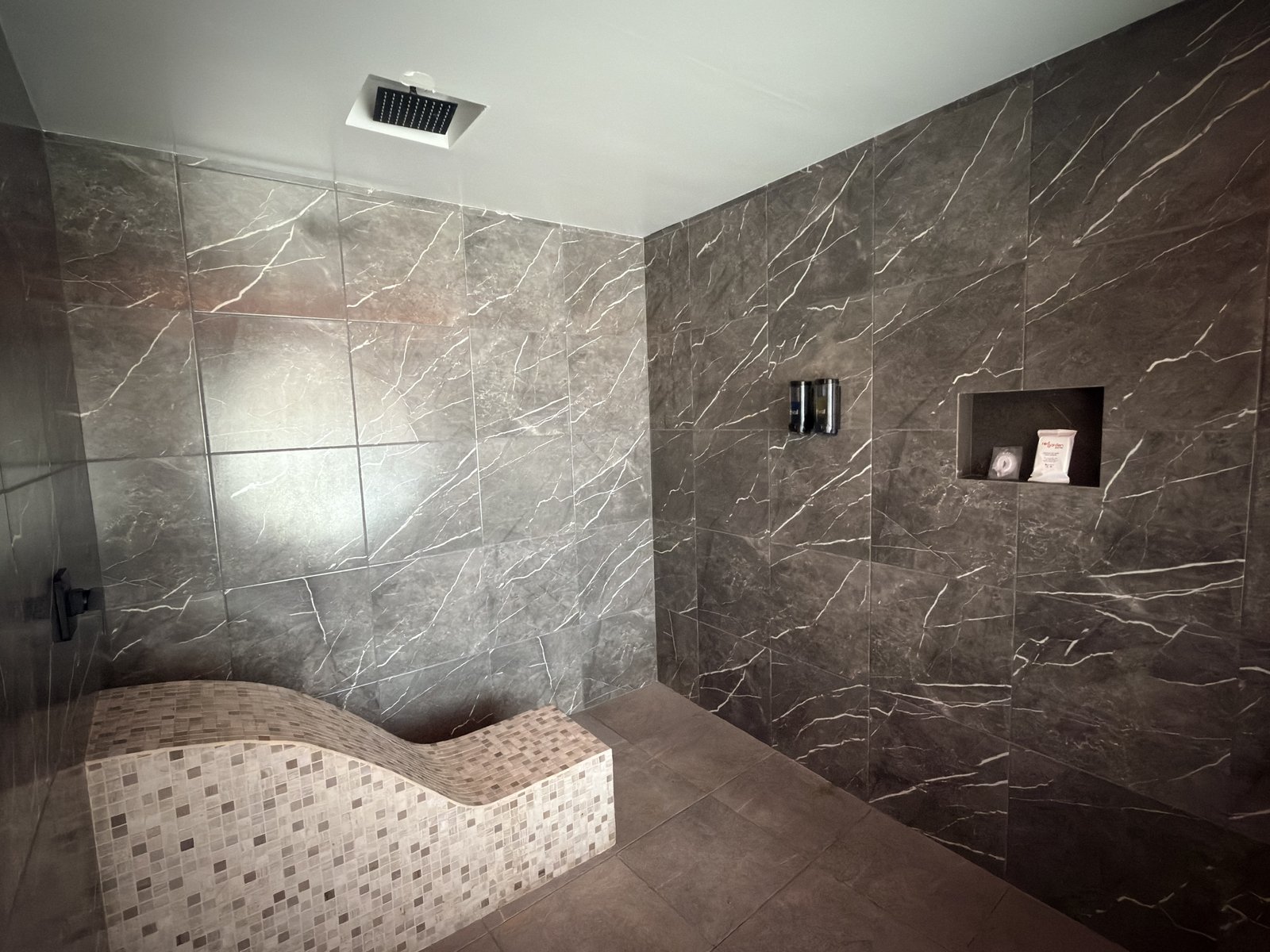 Regadera de Habitación Suite en Red Garden Hotel CDMX